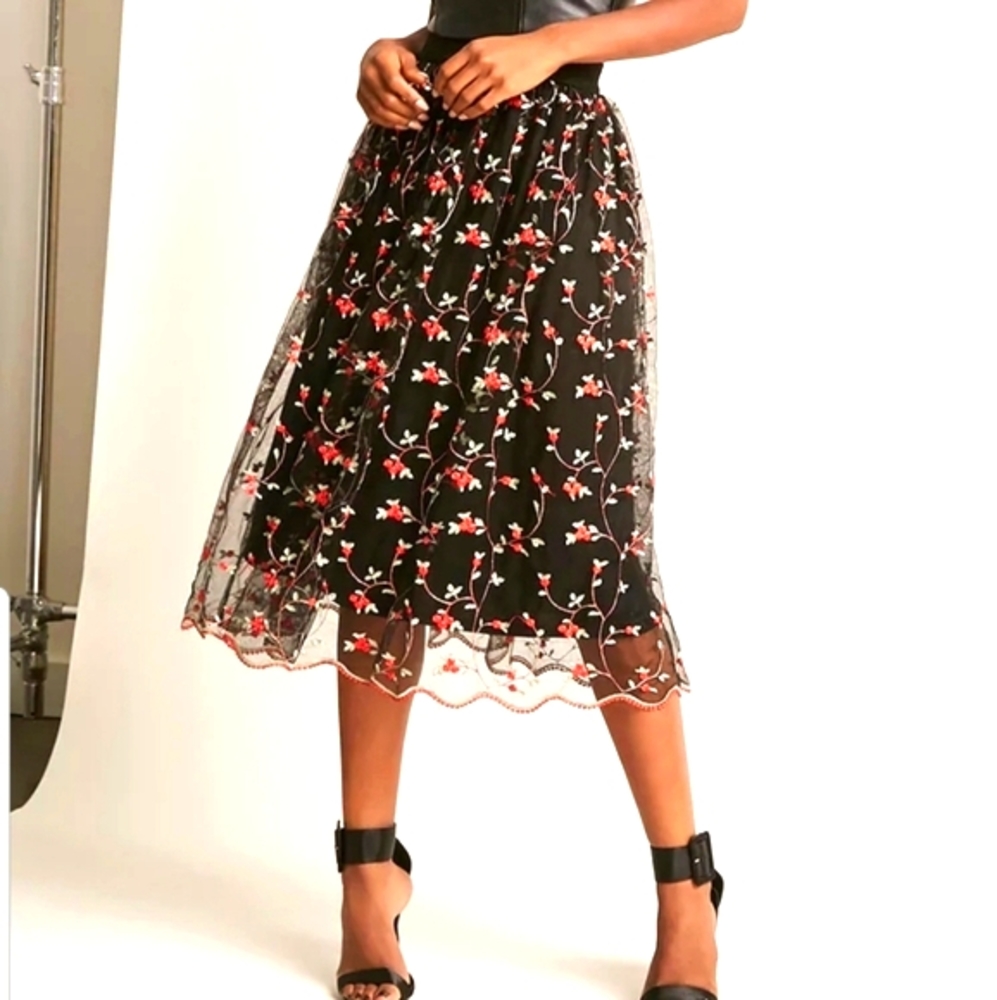 Black and red flowered mesh tulle overlay skirt